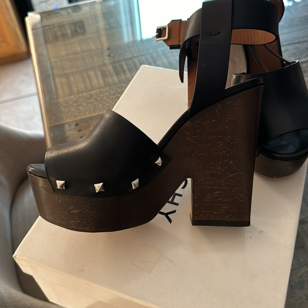 Givenchy heels - Picture 2 of 5